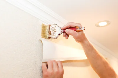 Pose de papier peint au Torp-Mesnil — revêtements muraux et toiles de verre